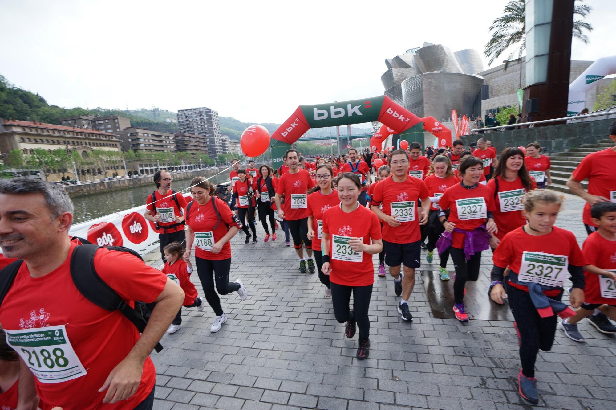 Foto 24 de la Carrera Familiar de Bilbao 2016